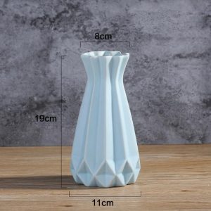 modern-diamond-porcelain-vase-2_2a9c7b90-b871-4bfe-ab07-b98f2898f02f