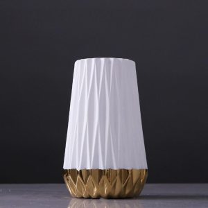 stylish-ceramic-and-porcelain-vase-2